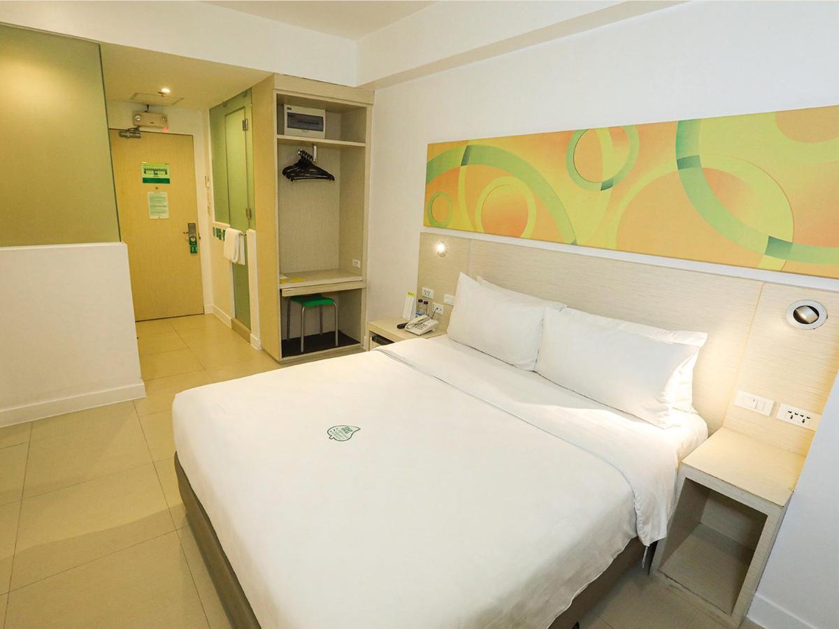 Go Hotels Manila Airport Road Paranaque City Extérieur photo