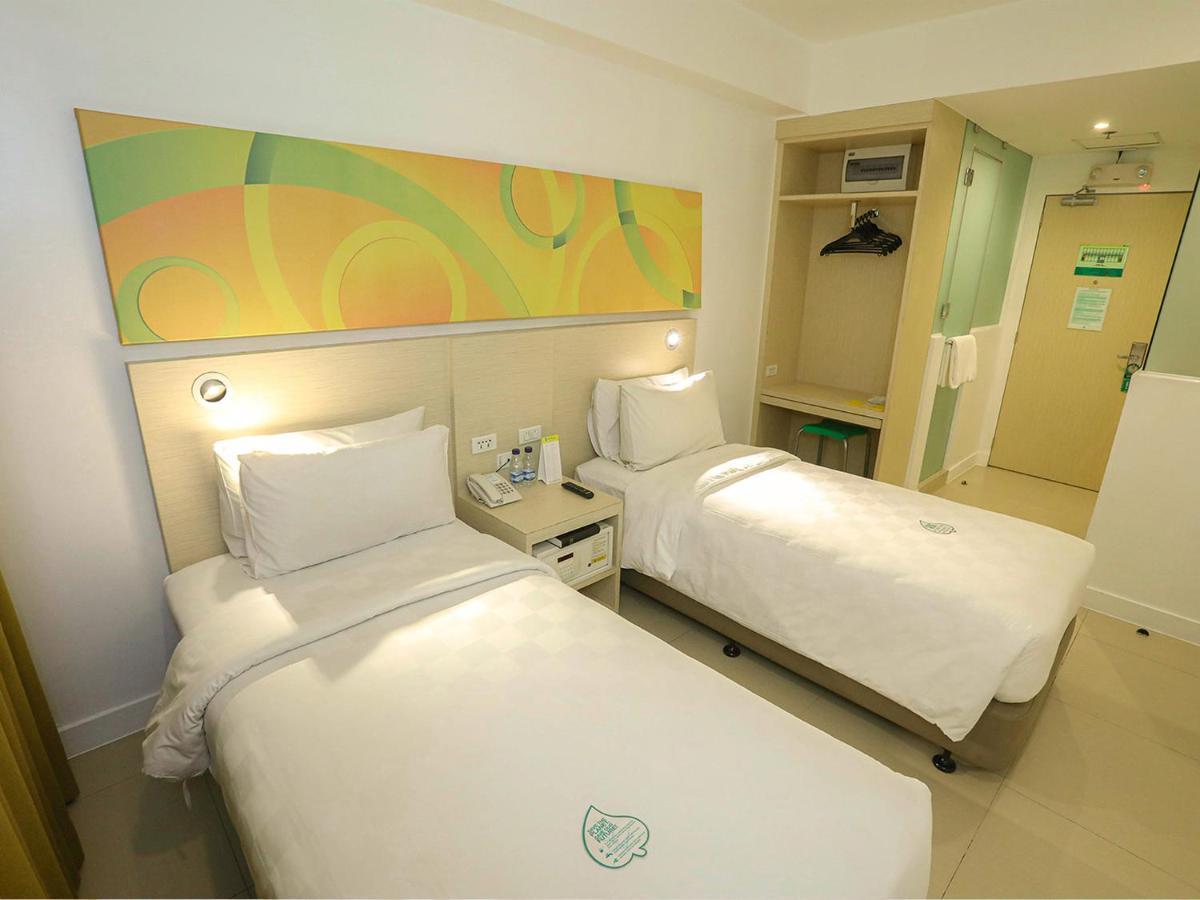 Go Hotels Manila Airport Road Paranaque City Extérieur photo