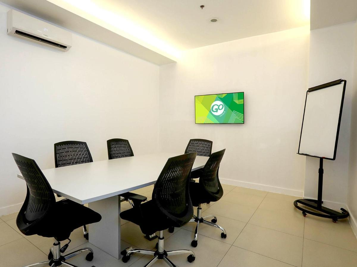 Go Hotels Manila Airport Road Paranaque City Extérieur photo