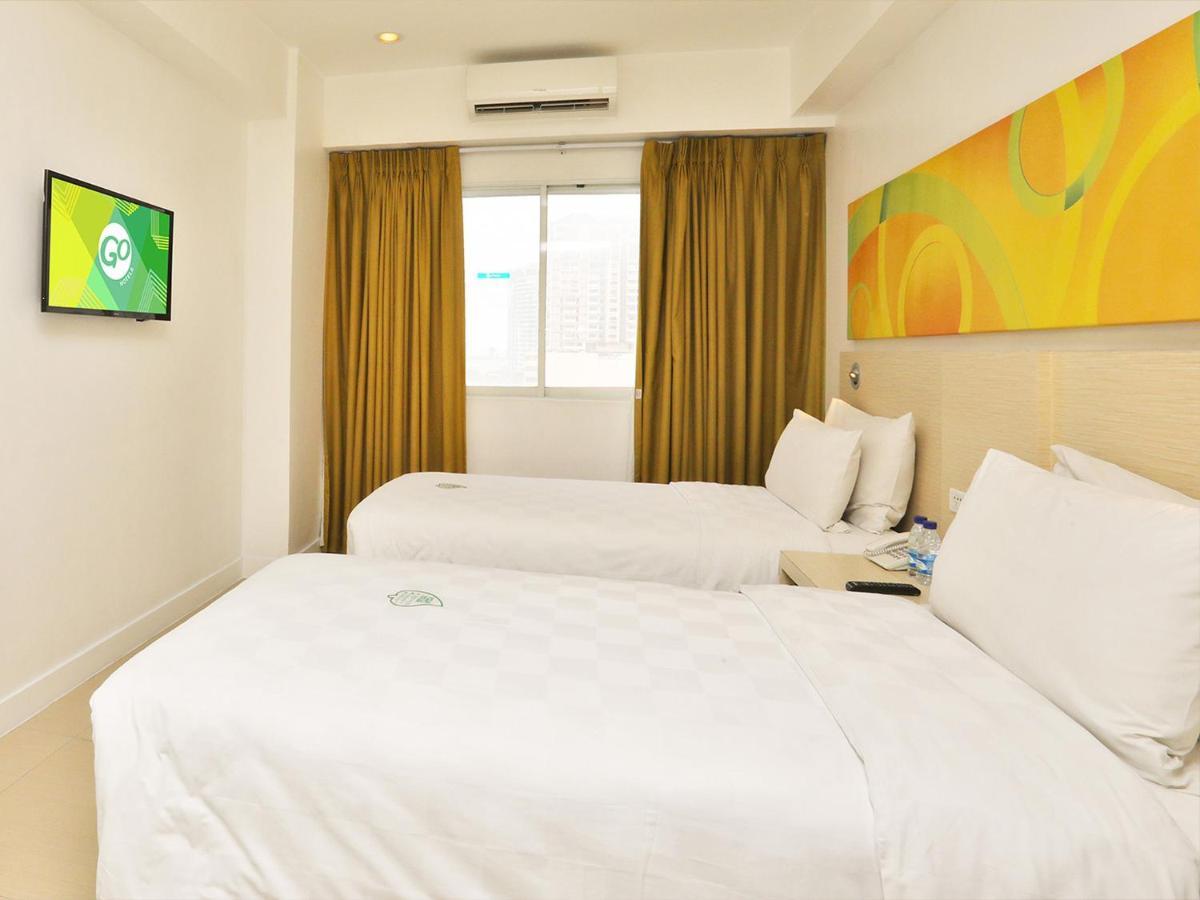 Go Hotels Manila Airport Road Paranaque City Extérieur photo
