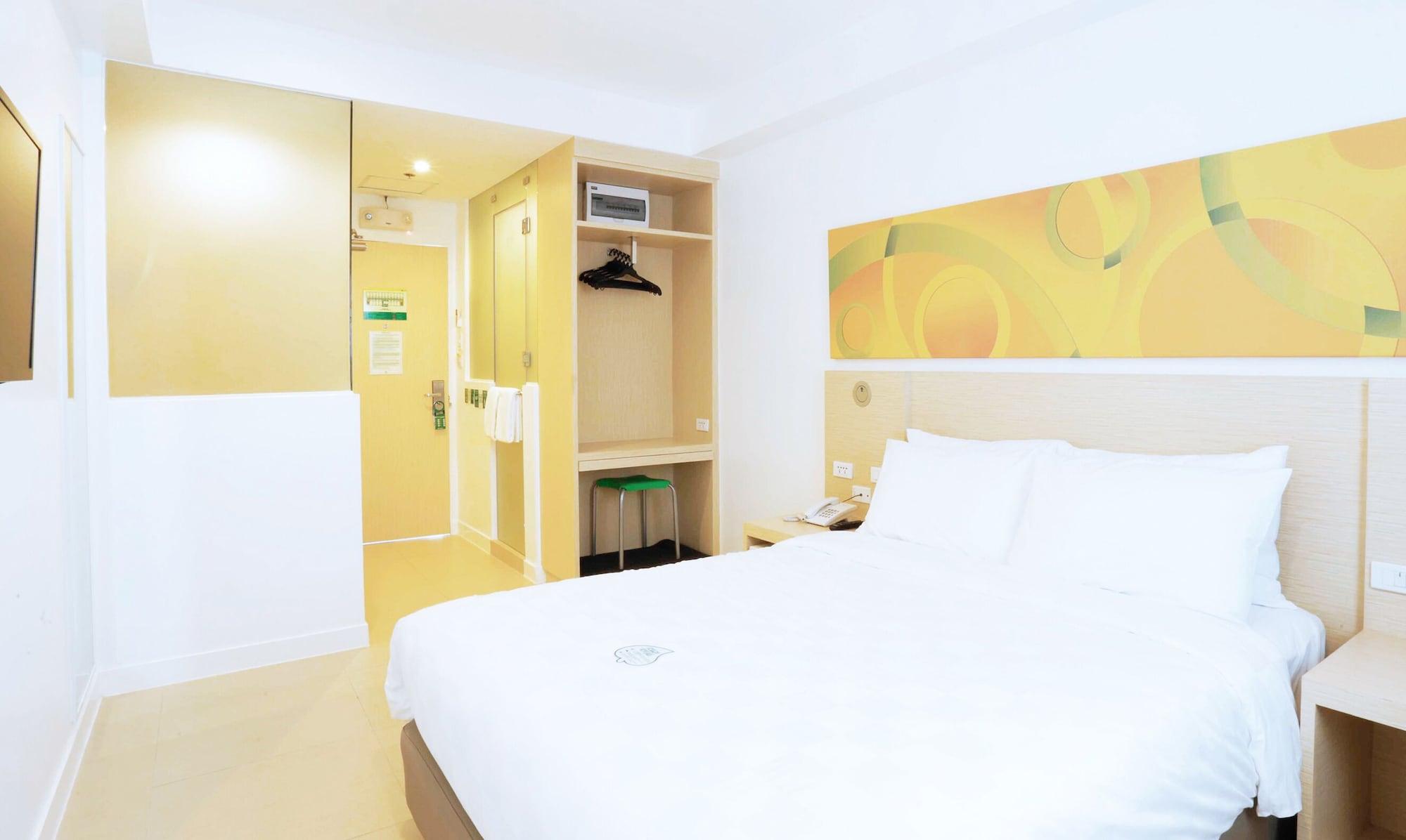 Go Hotels Manila Airport Road Paranaque City Extérieur photo
