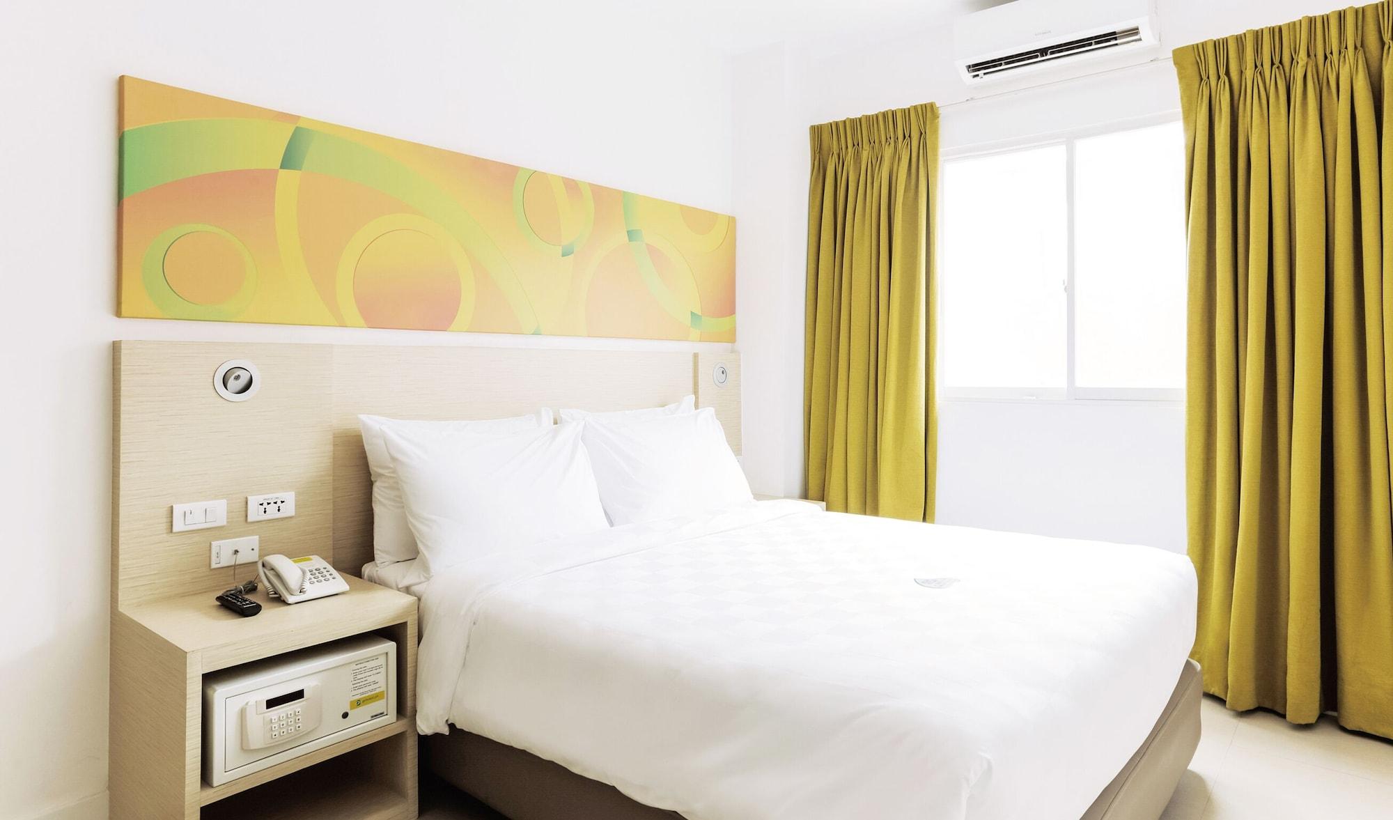 Go Hotels Manila Airport Road Paranaque City Extérieur photo