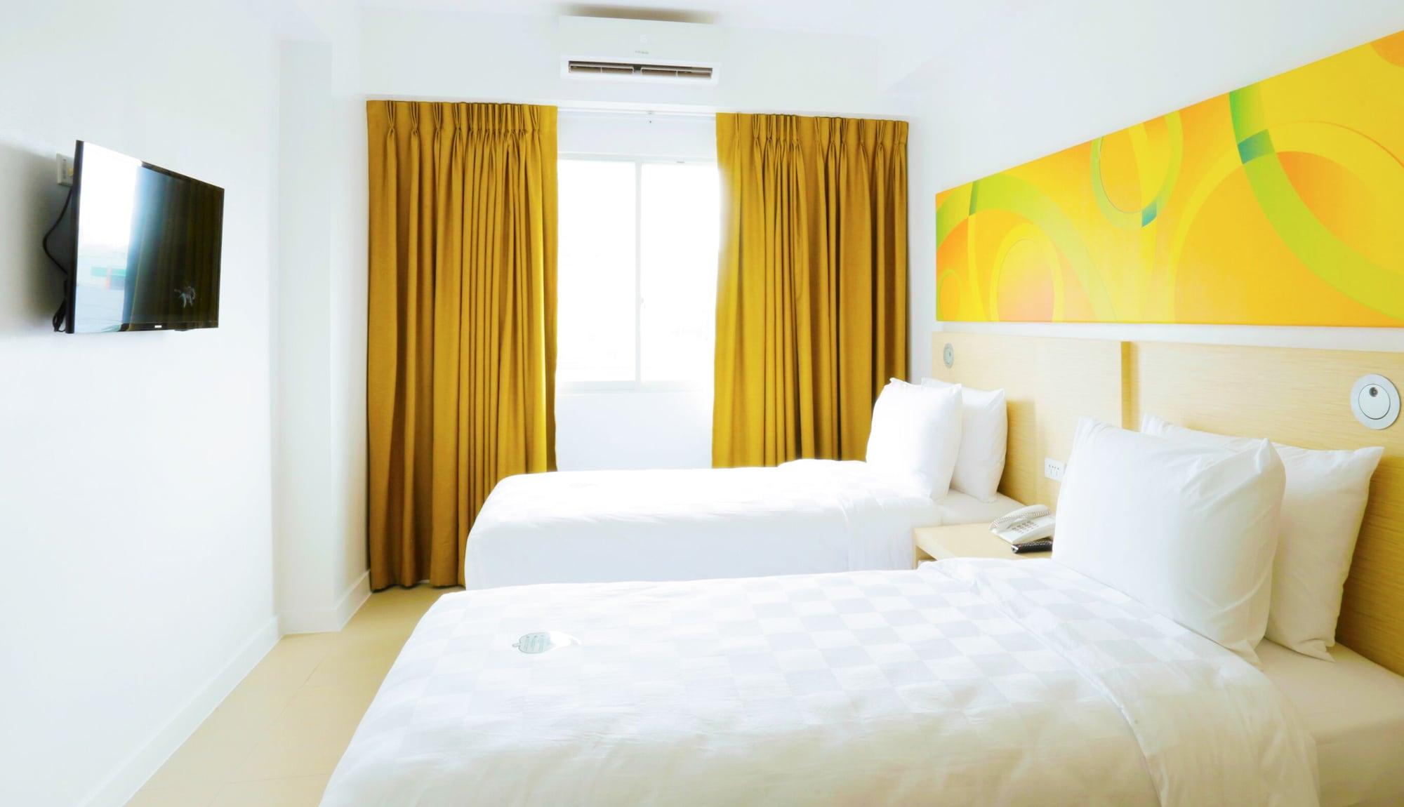 Go Hotels Manila Airport Road Paranaque City Extérieur photo