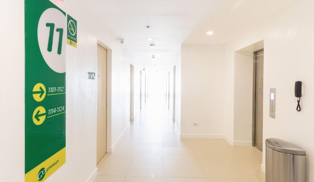 Go Hotels Manila Airport Road Paranaque City Extérieur photo