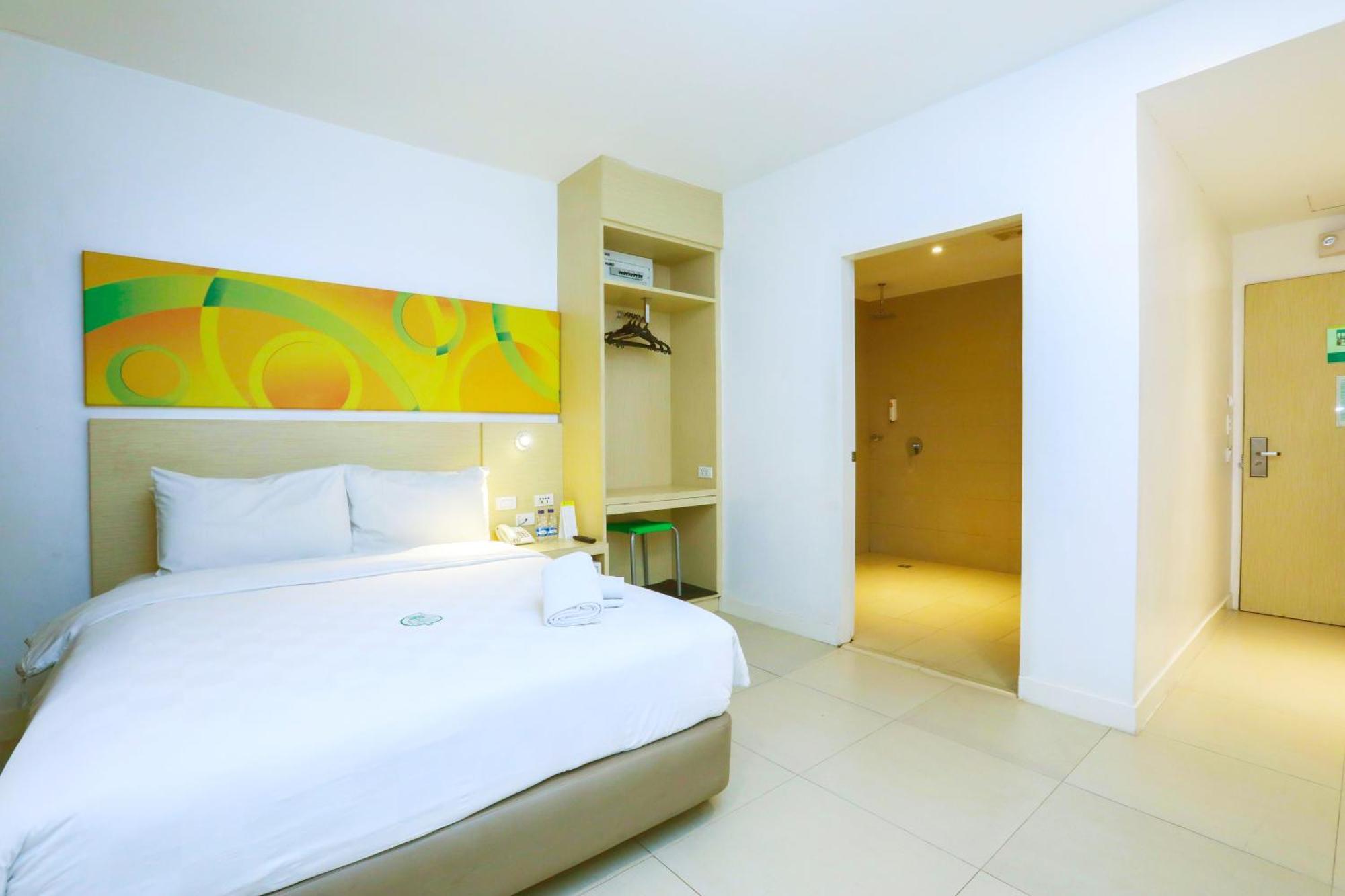 Go Hotels Manila Airport Road Paranaque City Extérieur photo