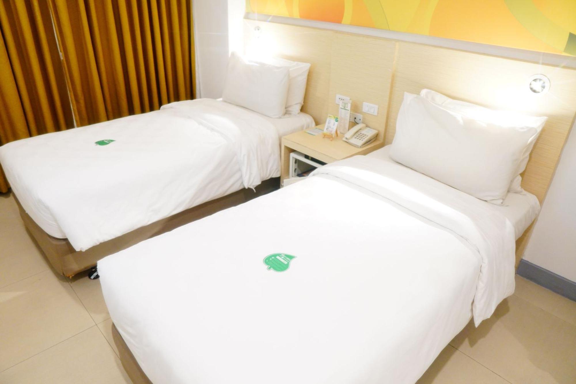 Go Hotels Manila Airport Road Paranaque City Extérieur photo